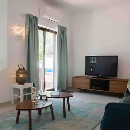 Luxurious With A Beautiful Garden And Private Pool *