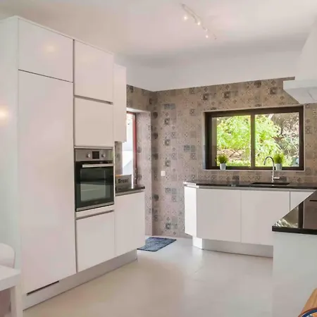 Luxurious With A Beautiful Garden And Private Pool Casa vacanze