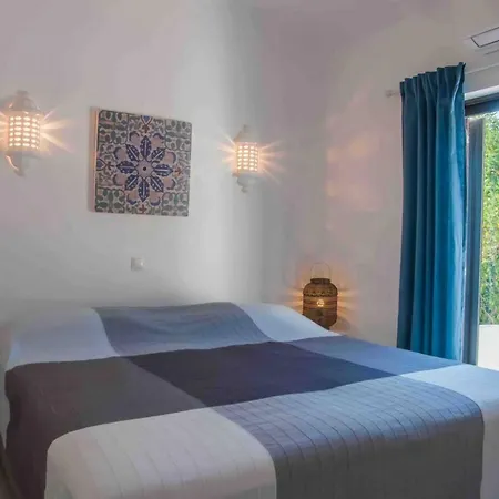 Luxurious With A Beautiful Garden And Private Pool Casa vacanze *