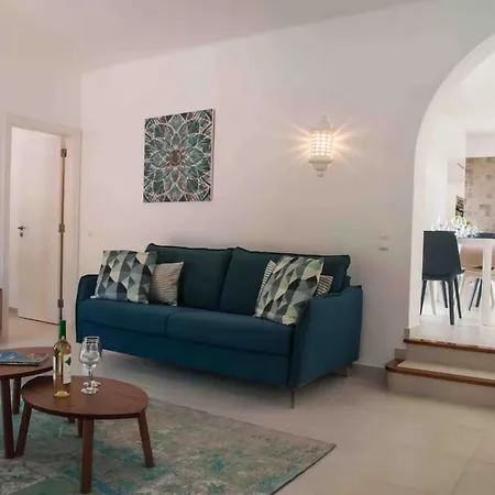 Casa vacanze Luxurious With A Beautiful Garden And Private Pool *