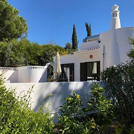 Luxurious With A Beautiful Garden And Private Pool Casa vacanze *